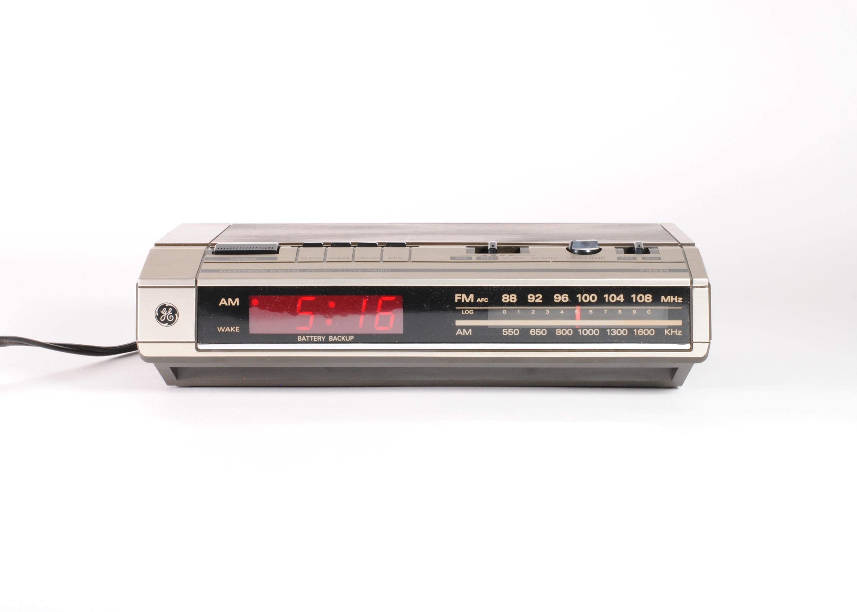 【レトロ】アメリカ General Electric AM/FMラジオ クロック レトロ】アメリカ General Electric AM/FMラジオ クロック レトロ