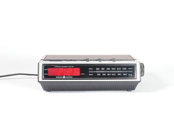 Retro GE Alarm Clock Am/Fm Radio | Model No. 7-4631B - Dimmable Red LED Display