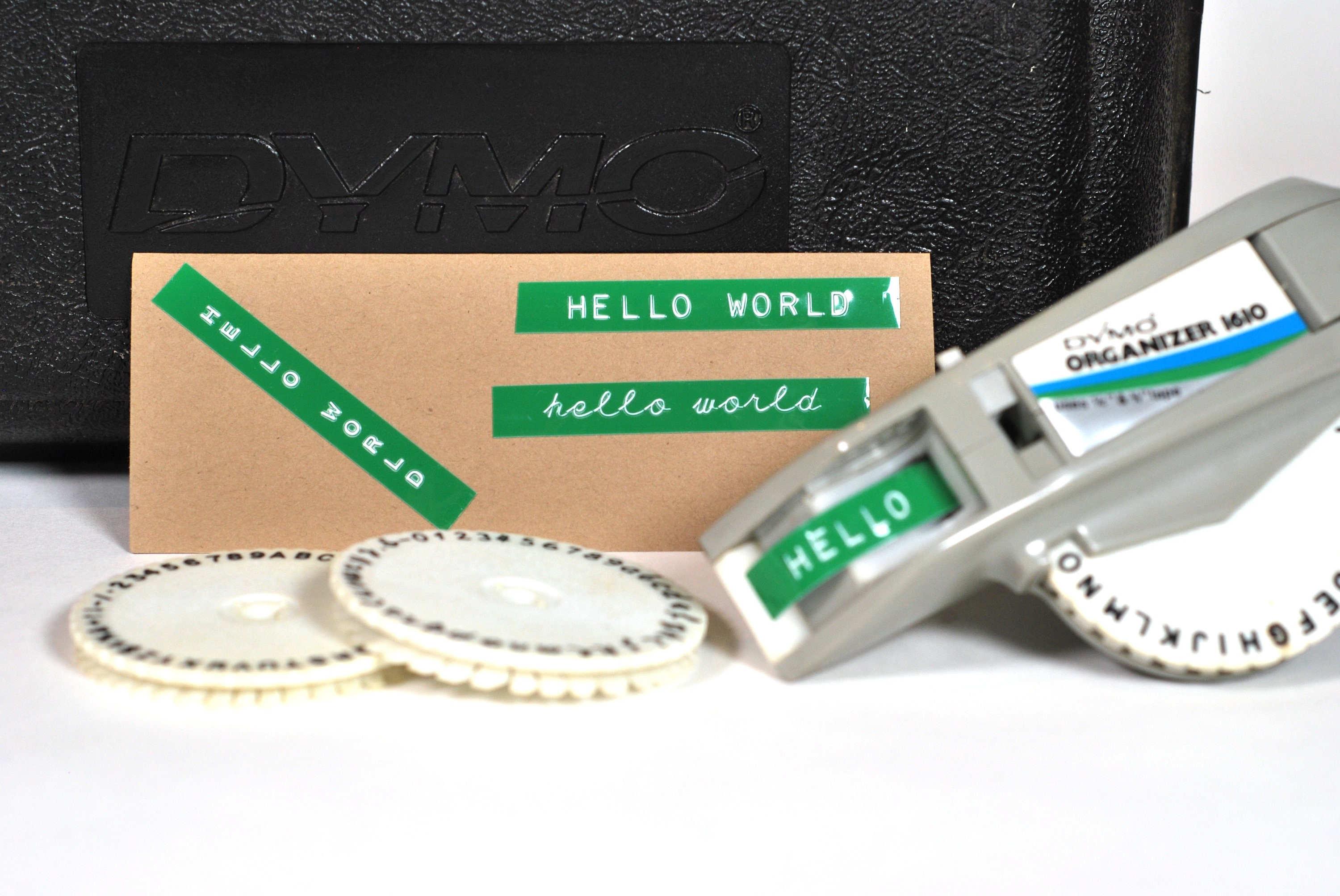 DYMO Interchangeable Embossing Labeler | DYMO 1610 - With Script