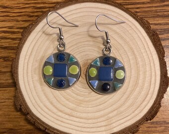 Pendientes de mosaico, joyería tribal, pendientes redondos, arte en vidrieras, geométricos, colgantes de plata, pendientes para festivales, hechos a mano, aros de plata