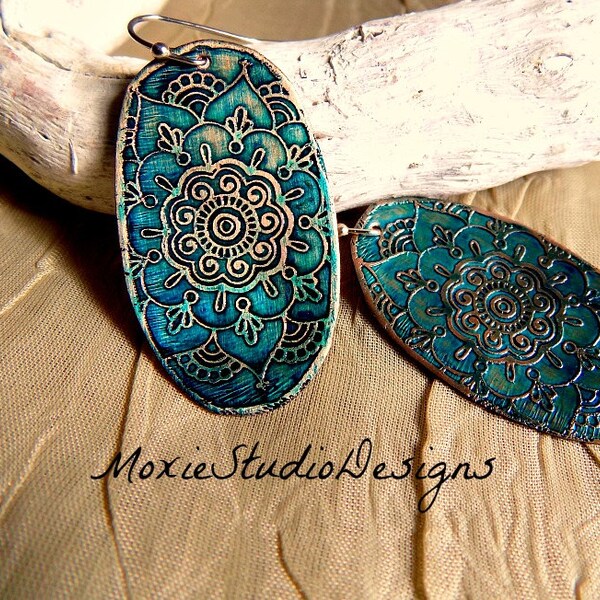 Ethnic Shiny Post Earrings main image 1