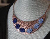 Collection lace collar and buttons.