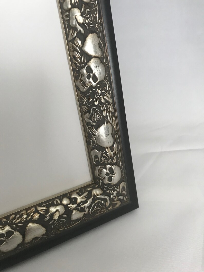 5x7 Tattoo Picture Frame Skull /& Hearts Picture Frame 4x6 Silver Skull and Hearts Silver Picture Frame with Velvet Easel Backing 8x10