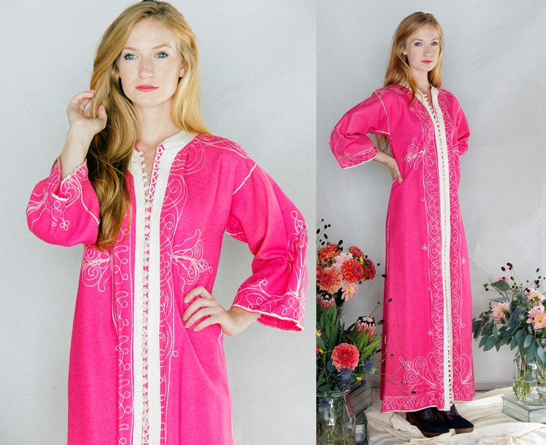 Vintage 70's Fuschia Pink Embroidered Kimono Robe / Caftan - Etsy