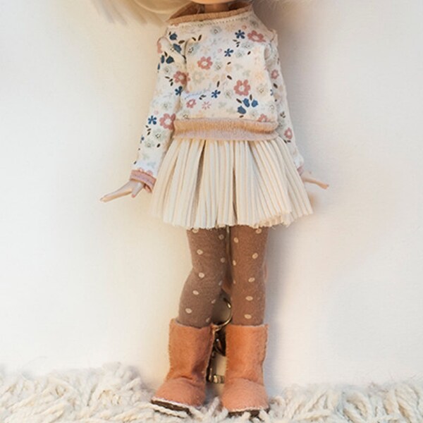 Dreamy-creamy blythe clothes set (blythe sweater, skirt and leggings)