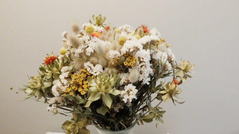 Dried flower bouquet // Flower bunch // Rustic wedding bouquet // Natural flower // Peonies // Roses // Magnolia // fleurs séchées image 1