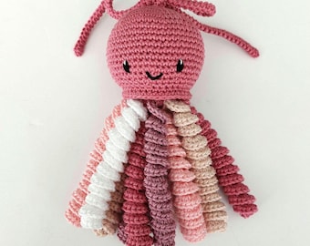 PRONTO PER LA SPEDIZIONE Sonaglio a forma di polpo all'uncinetto color rosa antico con tentacoli nei colori rosa antico, rosa chiaro, fucsia chiaro, crema e bianco