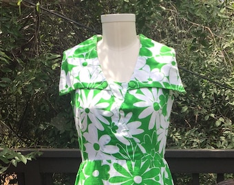 1960's Corduroy Dress with Green and White Flower Print Wide Collar and A-Line Shape. Size Medium