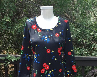 1960's Black Flower Print Mod Dress. Crew Neck. Midi Length. Long Sleeve. Sized: Small/Medium