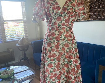 Y2K Dress Ivory jacquard Fabric with Beautiful Red Rose Print. Lightweight, flowy, fully lined with center back zip. Non stretch. M/L