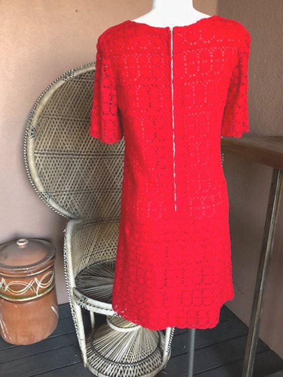 1960s/1970s Red Crochet Shift Dress - image 4