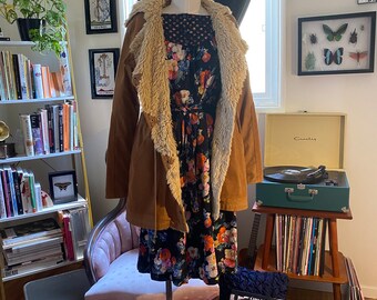 Y2K faux shirling coat. Camel color. Twill with corduroy patches. Snap buttons. Drawstring waist. Size small/medium