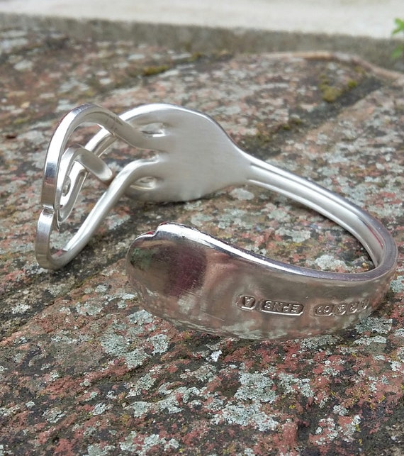 アクセサリー KEISUKEYOAHIDA Cutlery Bangle Fork Amazon.com: EENSYWEENSY Fork Shaped Bracelet - Simple