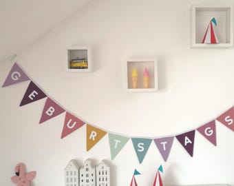 Pennant chain for birthday child, lilac to old mint