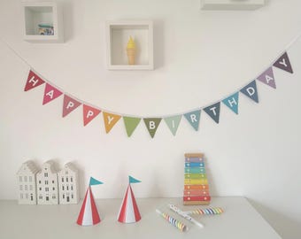 small pennant chain Happy Birthday red to purple