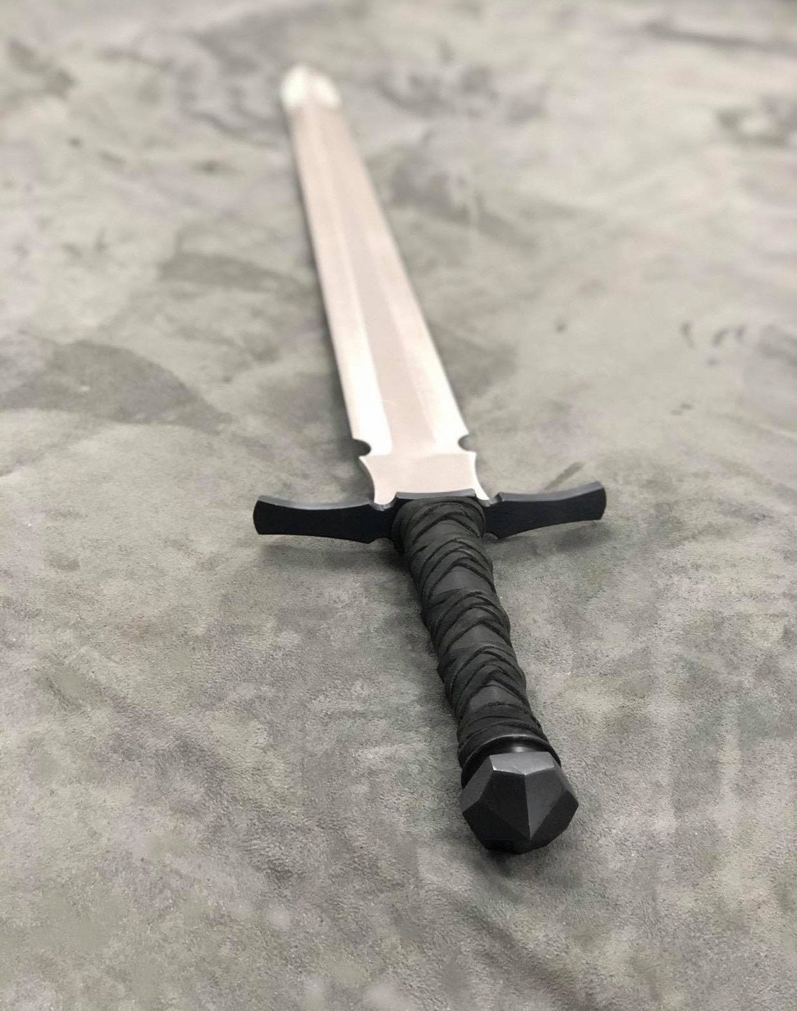 Bastard Sword Round Hilt Etsy