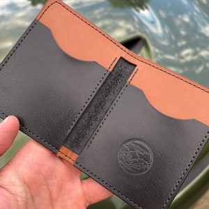 Cartera de cuero plegable para tarjetas hecha a mano