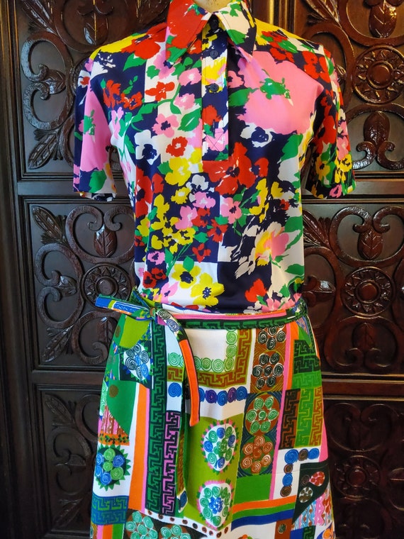 Unused 60s Psychedelic Floral Blouse - image 1