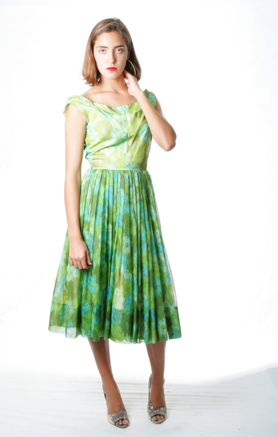 CLEARANCE SALE Vintage Garden Day Pleated Dress F… - image 3