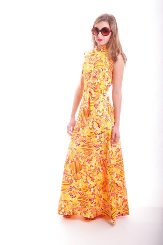 Amazing Fabric Flaming Vintage Maxi Dress - image 2