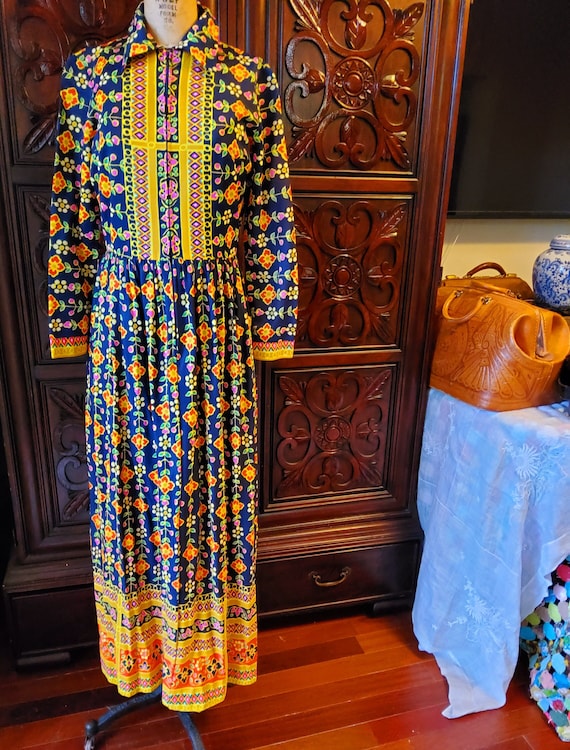 Vintage Beautiful Psychedelic Floral Maxi Dress