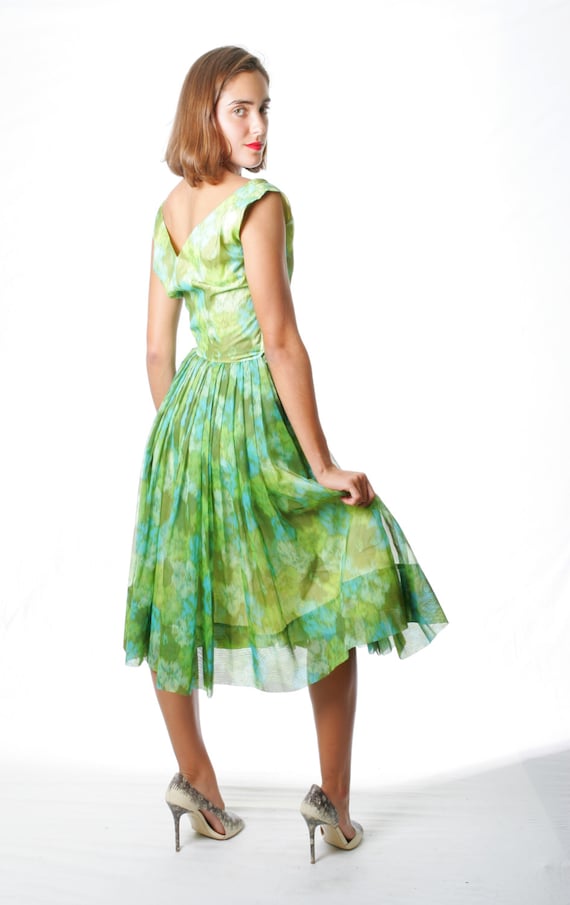 CLEARANCE SALE Vintage Garden Day Pleated Dress F… - image 4