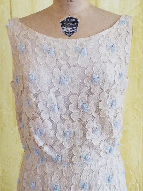 Vintage 40s-50s Floral Lace Wiggle Dress