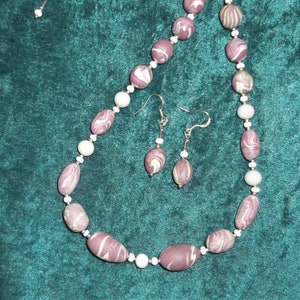Mauve Pink Marbled Clay Bead Necklace and Earring Set