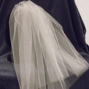 50's Look 55 cm Long Two Tier Cut  Edge Veil