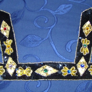 1 Black Beaded Square Neckline Motif
