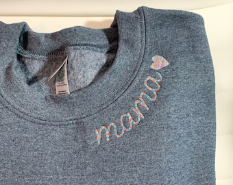 Mama heart or name sweatshirt - chainstitch embroidery font personalized