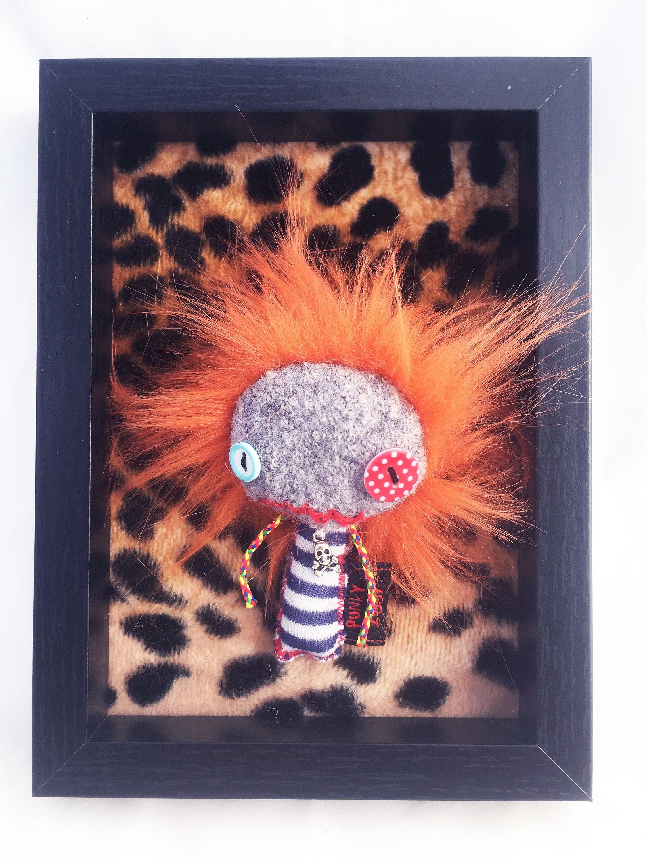 Tableau Mural Art Textile Punkette Orange Leopard avec Tête de Mort