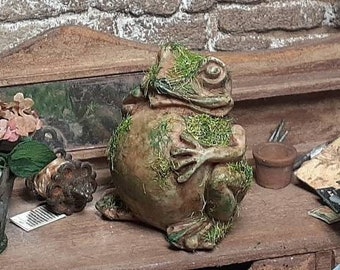 Miniature animal, miniature statue, mossy resin frog, accessory decoration garden veranda dollhouse scale 1:12