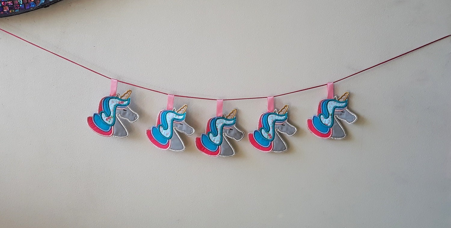 Broderie Machine, Guirlande Bunting, 5 Licornes, Animal Féerique, Cordon et Ruban Rose Satin, Access