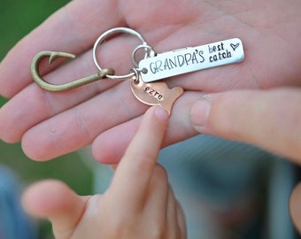 Father's Day Gift for Grandpa, Grandpas Best Catch Keychain, Personalized Grandpa Keychain, Custom Fishing Keychain Gift from Grandkids