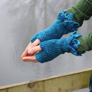 PATTERN: Dragon scale crochet gloves Pattern PDF image 5