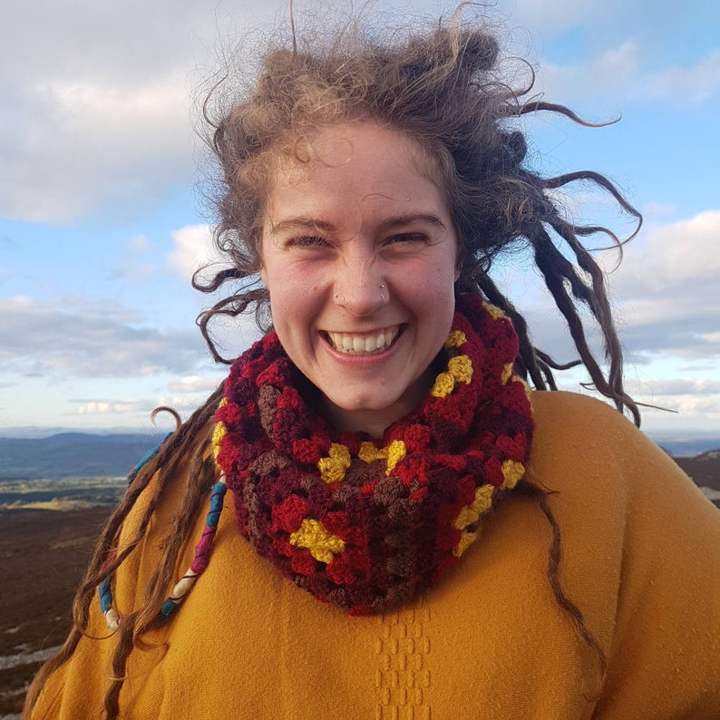 Granny square infinity Scarf