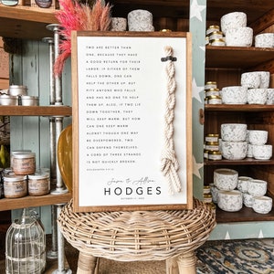 Eine Schnur von drei Strängen ist nicht leicht gebrochen hergestellt Voll Verse gerahmtes Holzschild Hochzeitsschild Hochzeitsgeschenk