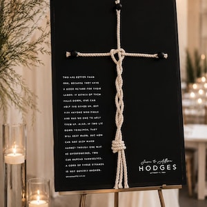 Attraversare una corda a tre fili non si rompe facilmente. Versetto completo. Cartello in legno incorniciato. Cartello per matrimonio. Regalo di nozze.