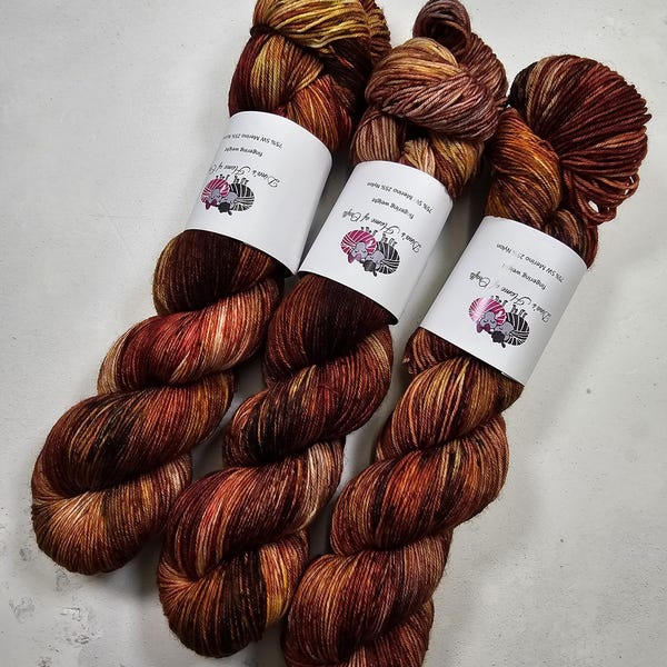 SW Merino / Nylon yarn, Fingering weight, 100 g, SMOULDER SLOWLY