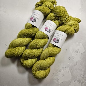 Sw Merino Nylon yarn, DK weight, 100 g, GREEN TEA