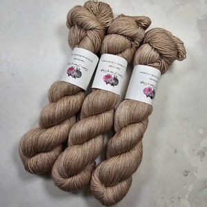 SW Merino Silk Cashmere yarn, 4-ply, Fingering weight, 100g, SHIITAKE