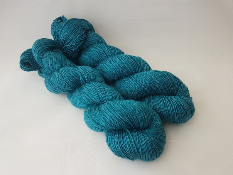 100g Hand dyed SW Merino Silk Cashmere yarn 4-ply Fingering weight TEAL