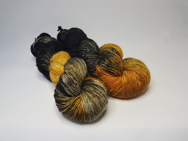 DUBAI fingering weight 100g Hand dyed Merino singles