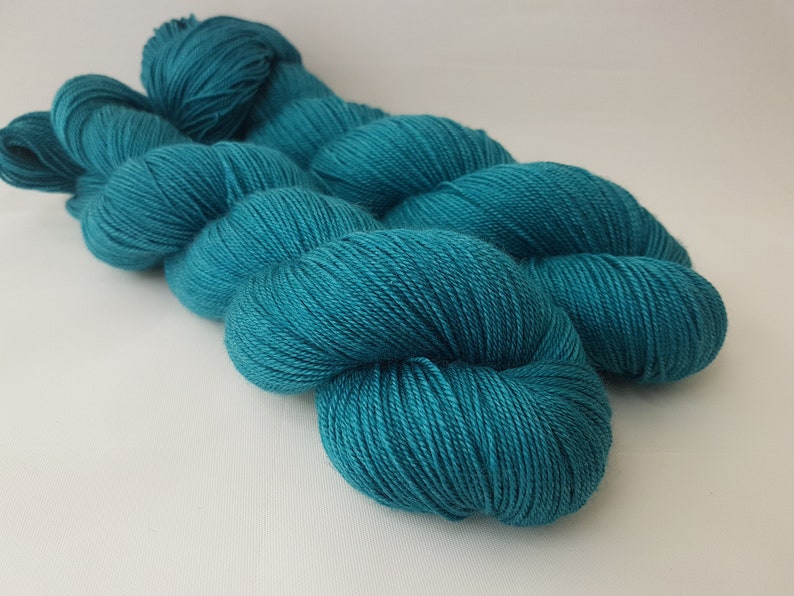 100g Hand dyed SW Merino Silk Cashmere yarn 4-ply Fingering weight TEAL