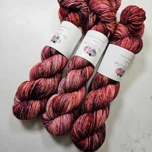 SW Merino / Nylon yarn, Dk weight, 100g, RUBY RHAPSODY