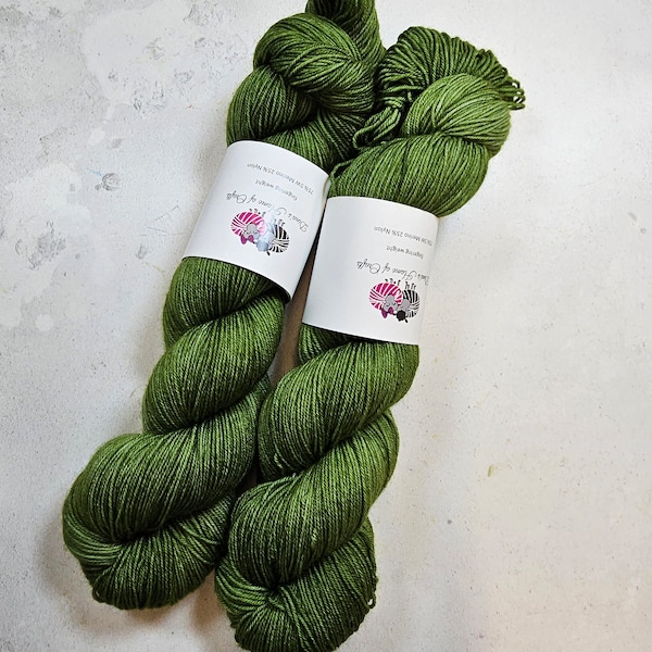 SW Merino / Nylon yarn, Fingering weight, 100 g, MOSS GREEN