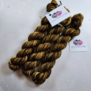 SW メリノ/ナイロン、DK 重量糸、MINI D218、20 g