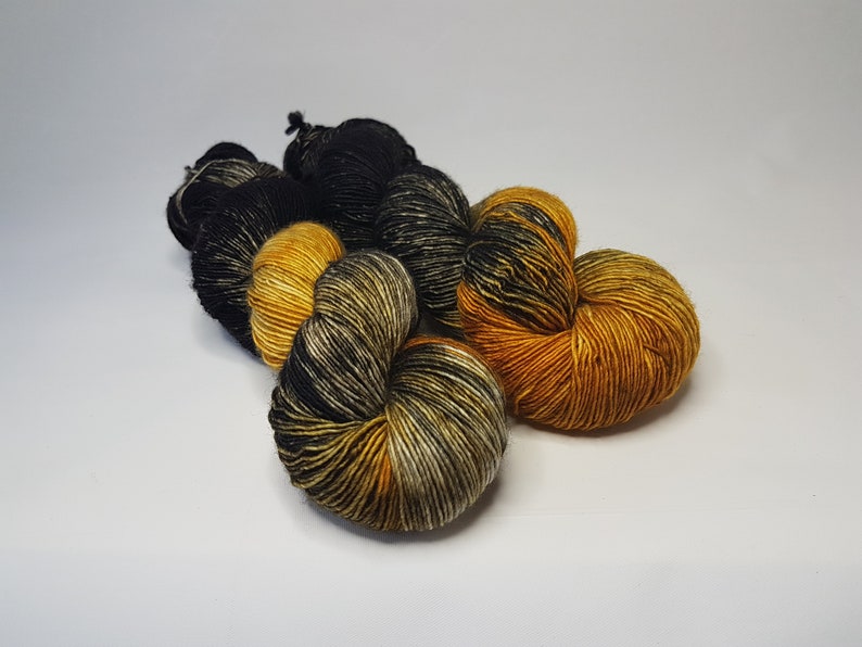DUBAI fingering weight 100g Hand dyed Merino singles