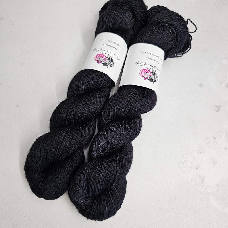 Red Wool Dk Sock Yarn Charcoal - Etsy UK